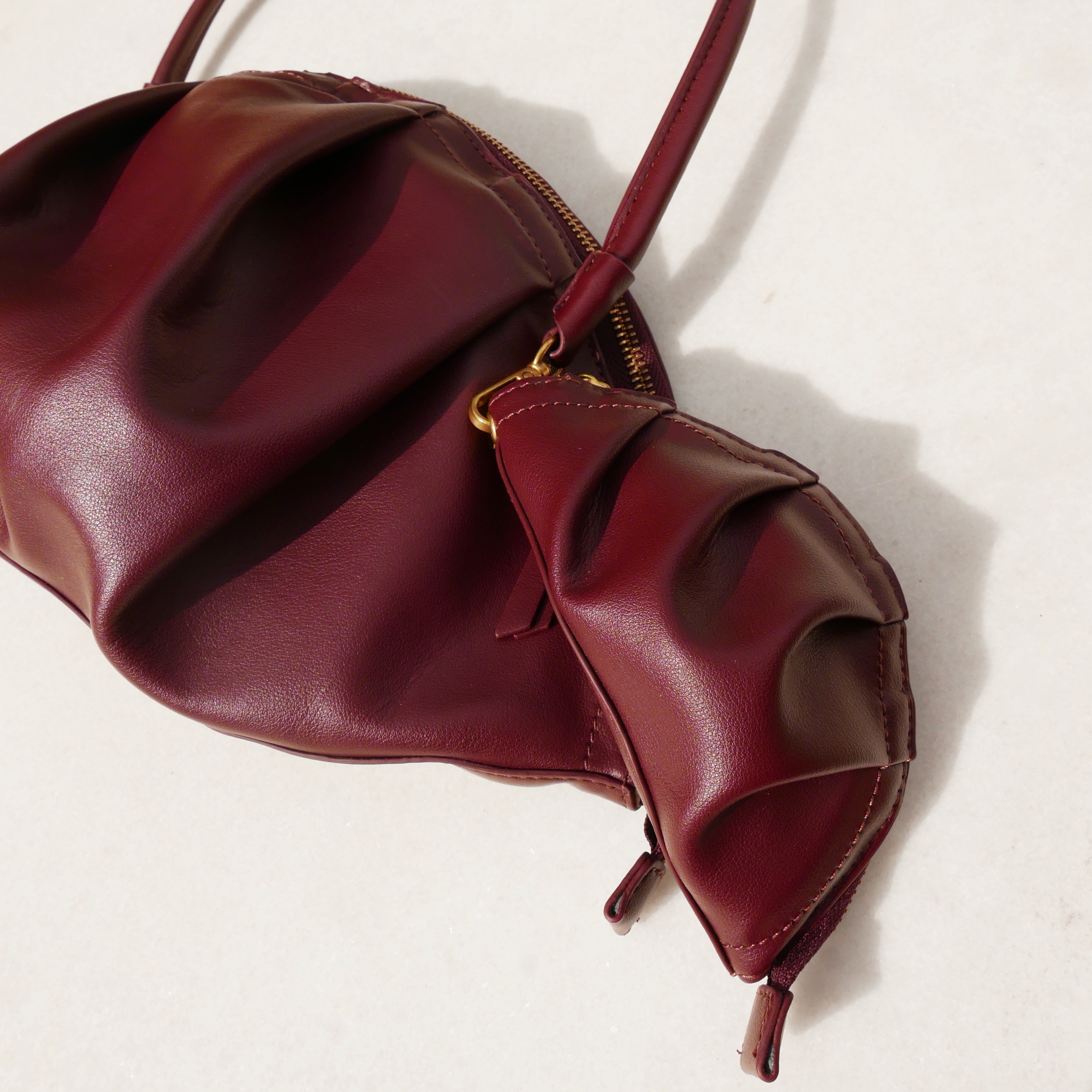 Monedero de gyoza burdeos