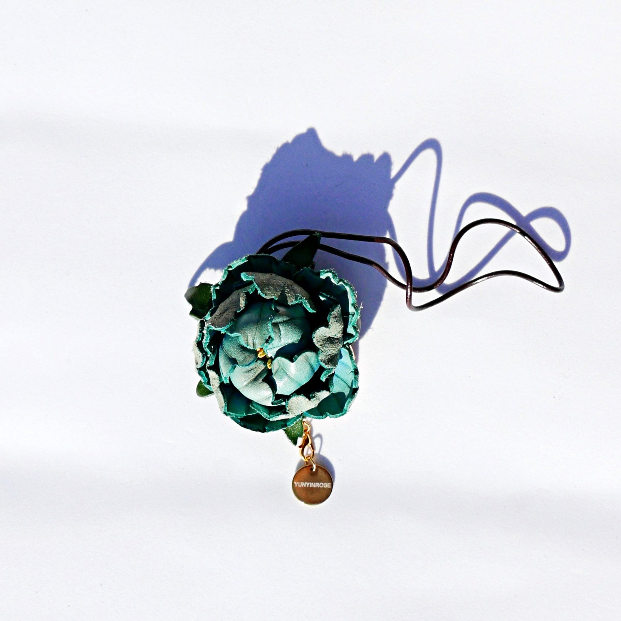 Charm de piel flor Mudan azul