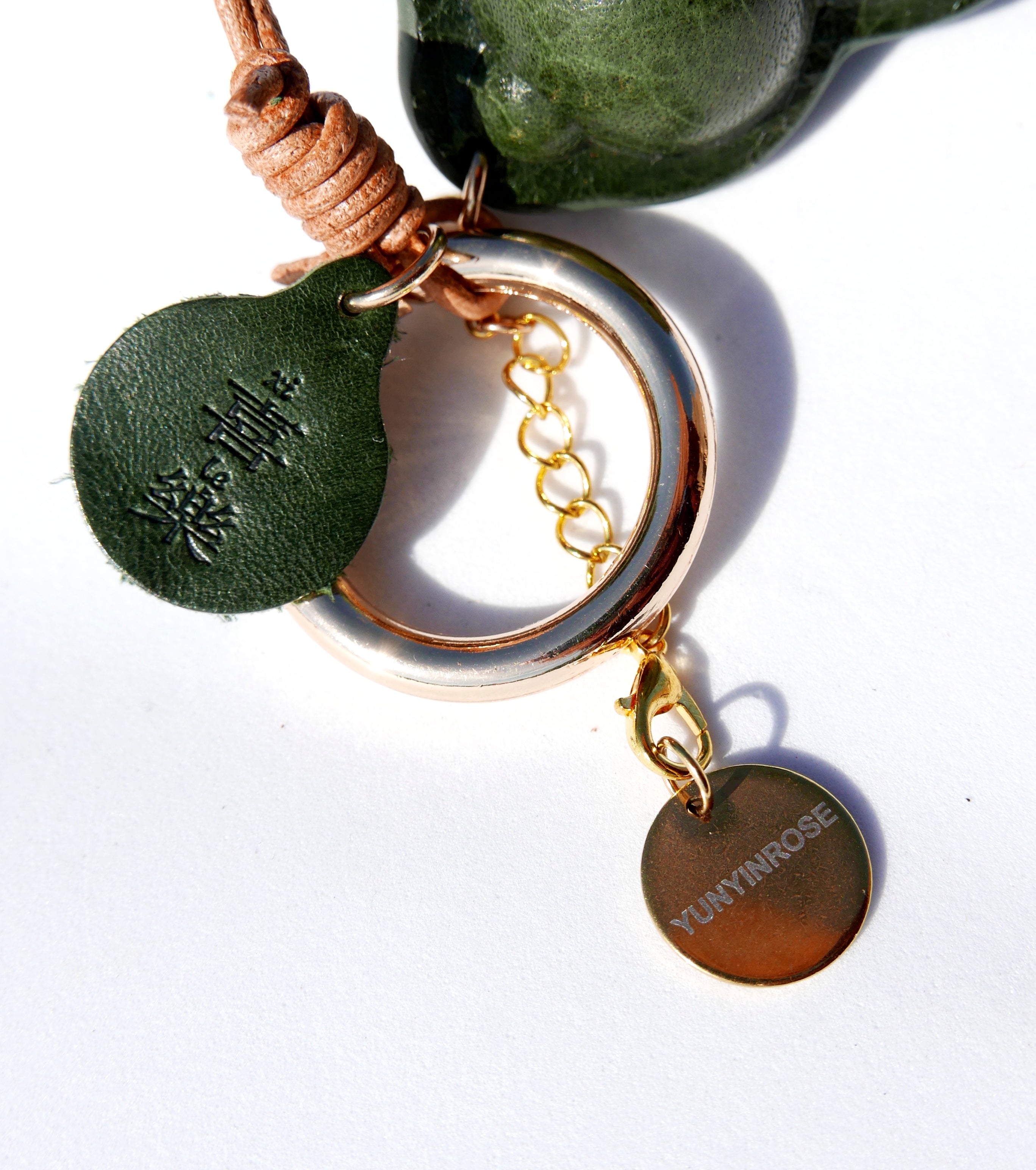 Charm de piel Hulu verde (calabaza china)