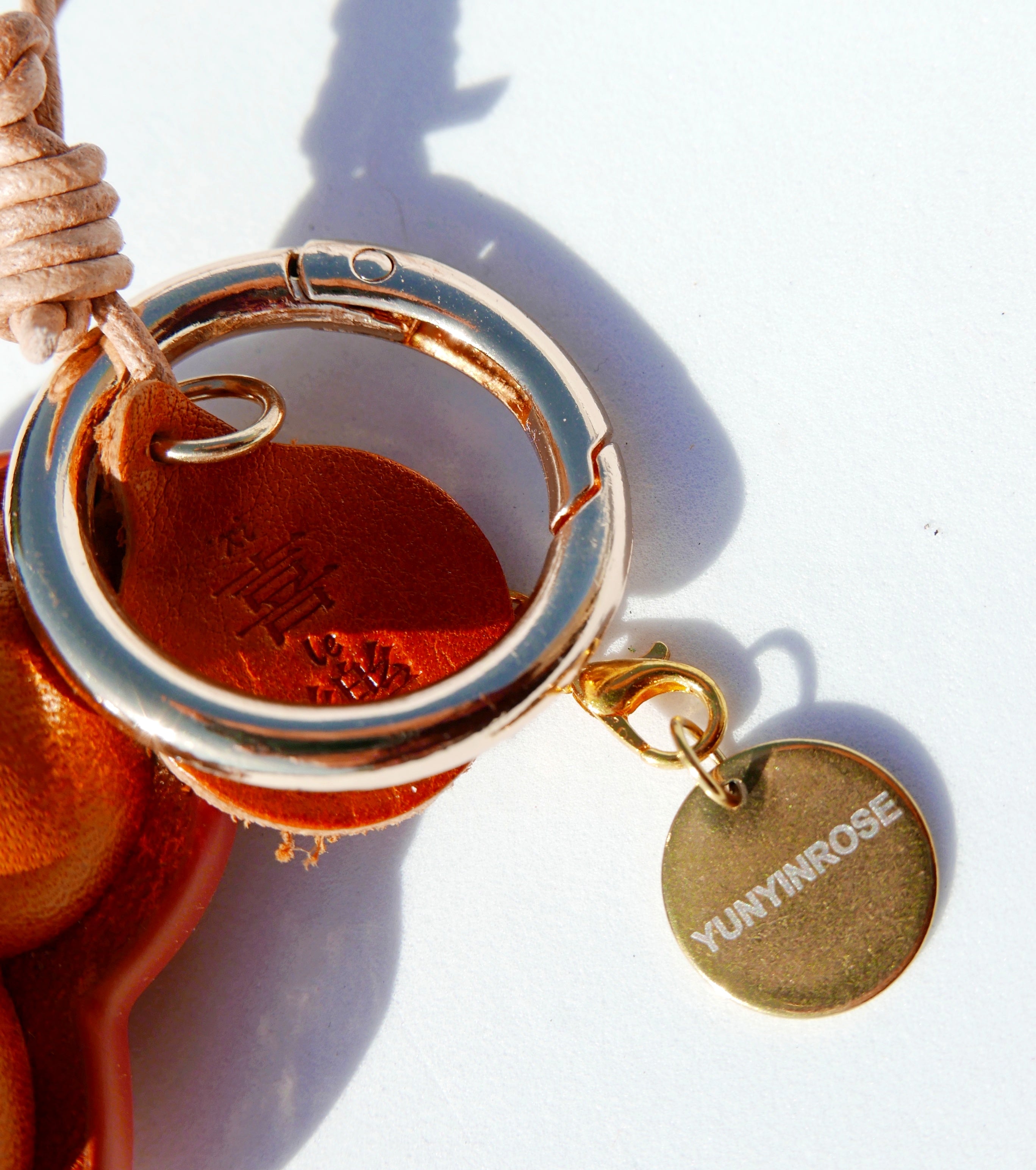 Charm de piel Hulu caramelo (calabaza china)