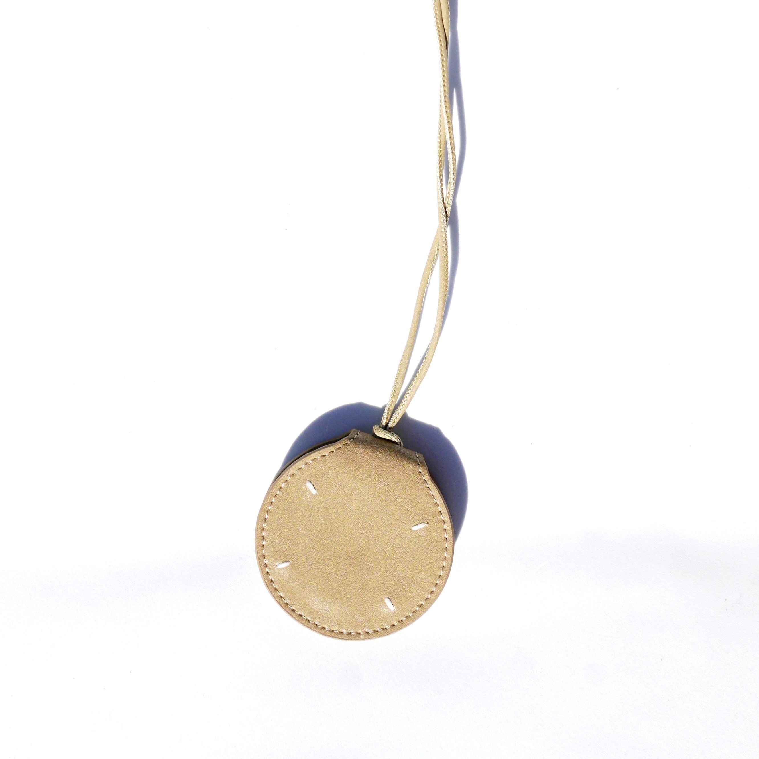 Colgante piel para gafas beige