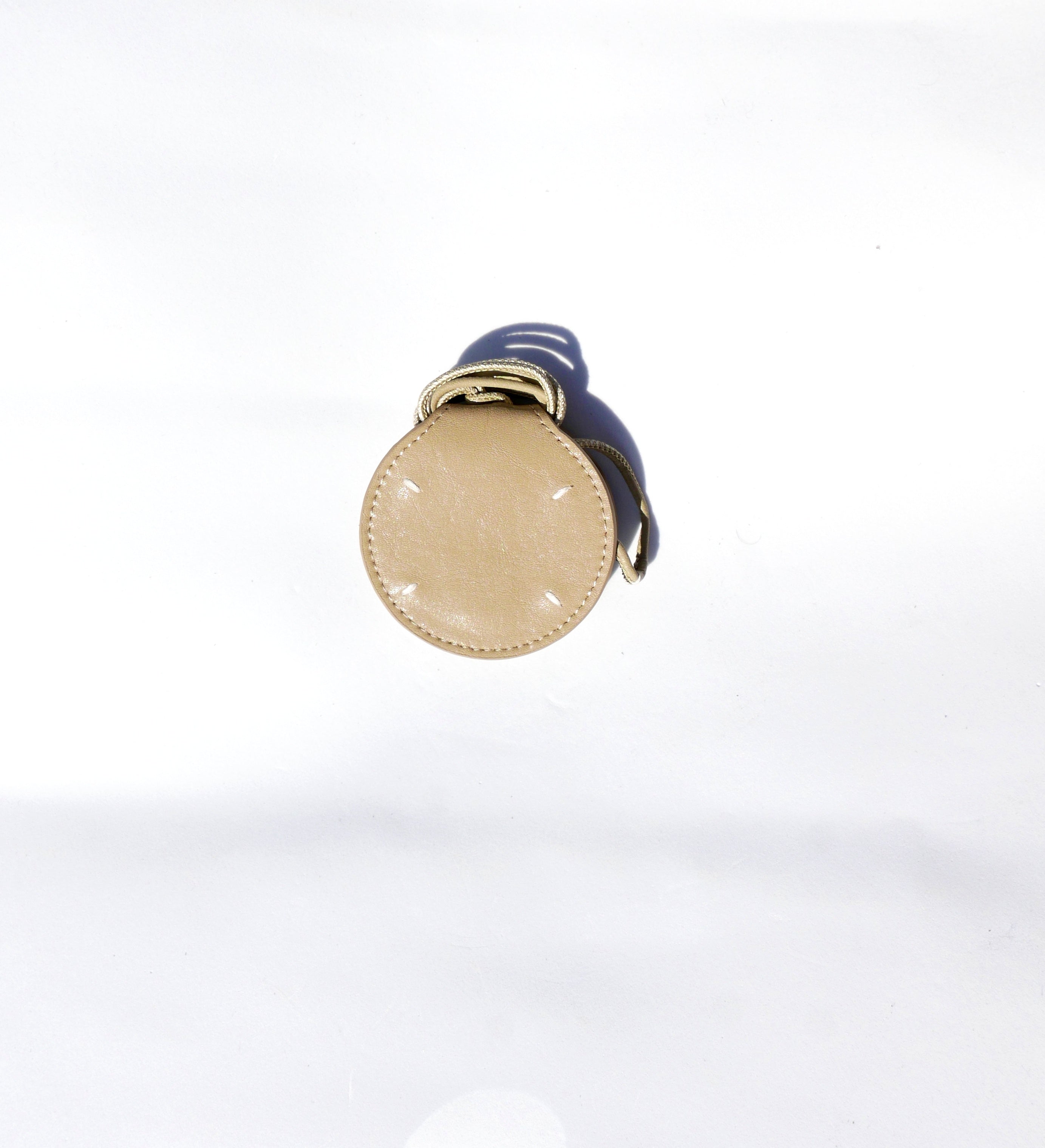 Colgante piel para gafas beige