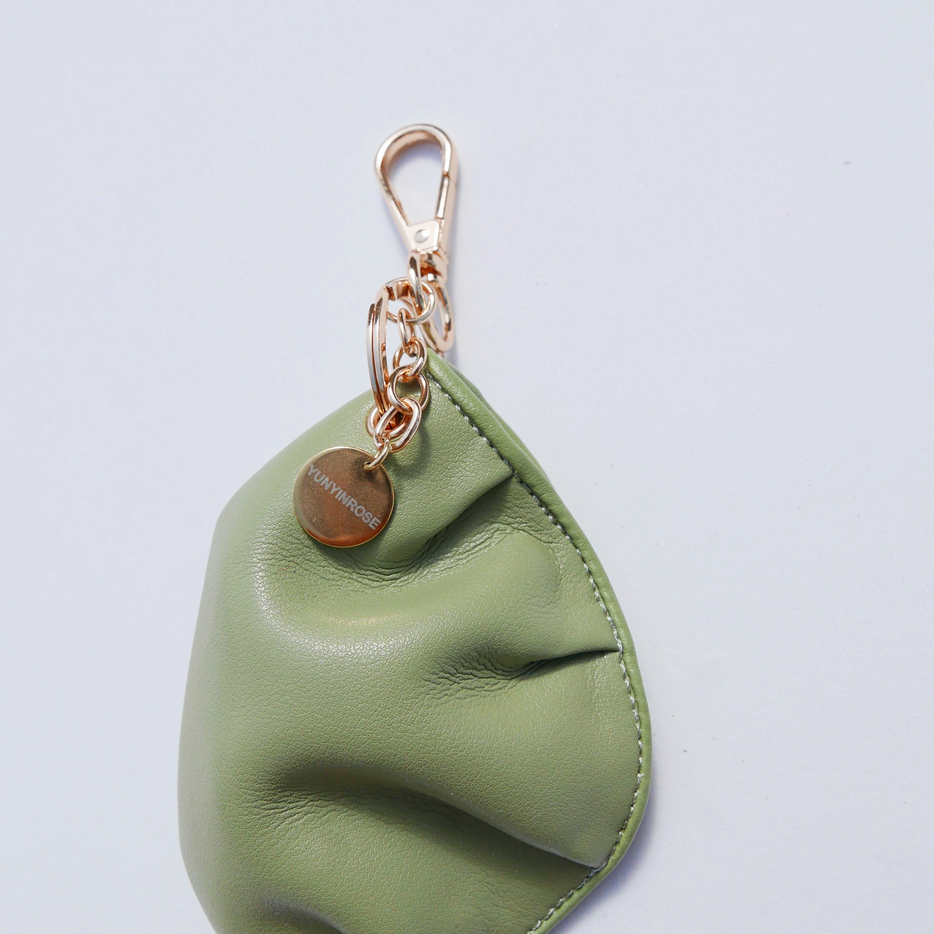 Llavero de gyoza de piel de vacuno verde