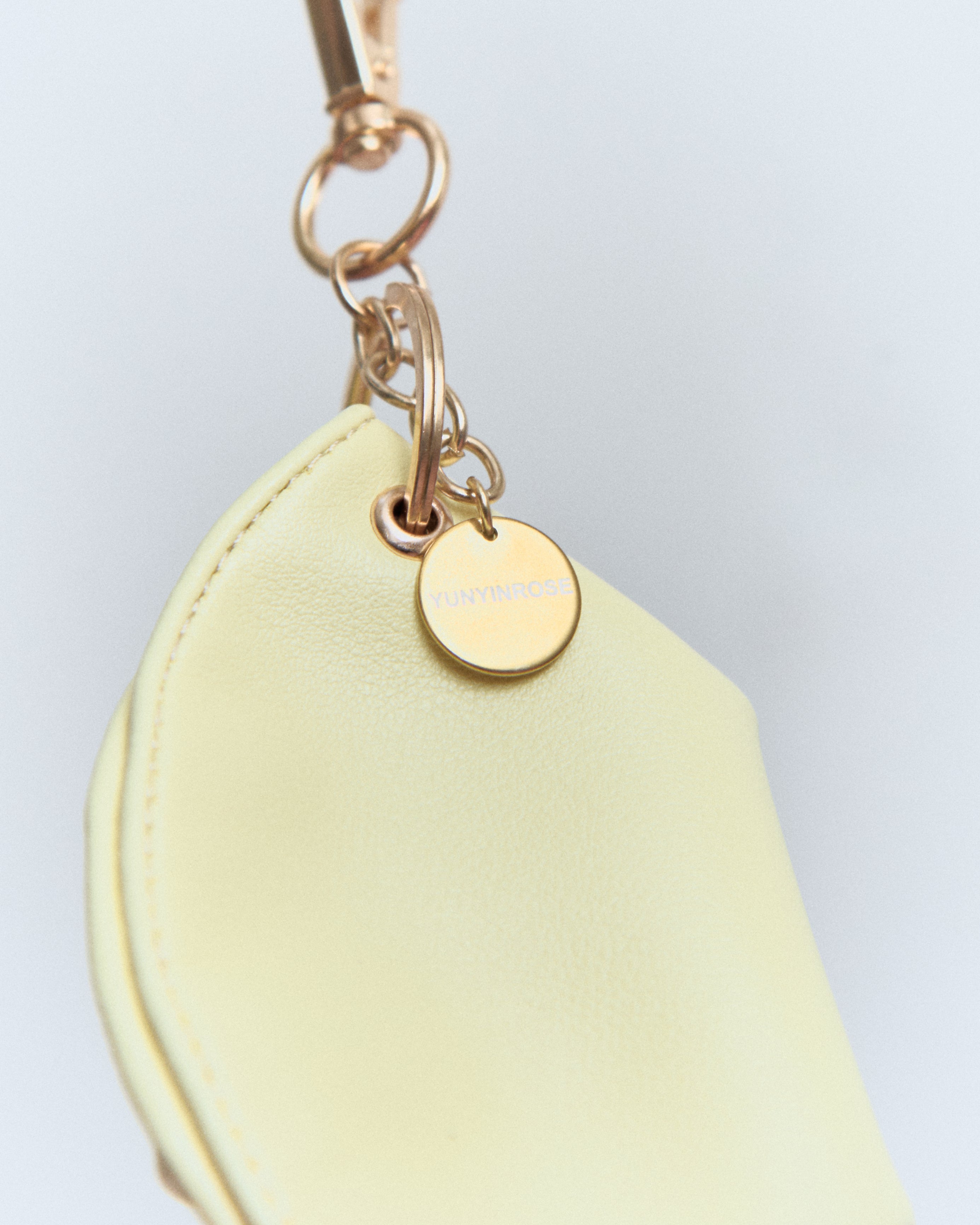 Llavero de gyoza de piel de vacuno amarillo