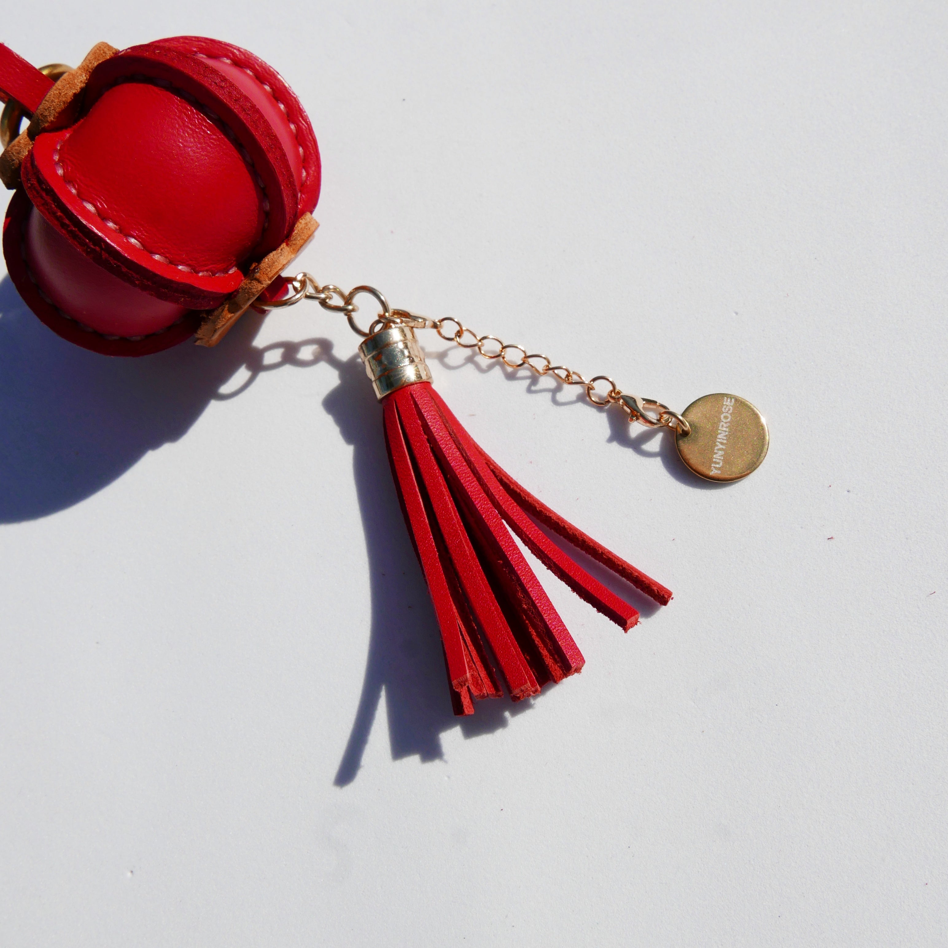 Llavero y colgante de piel en forma de linterna china