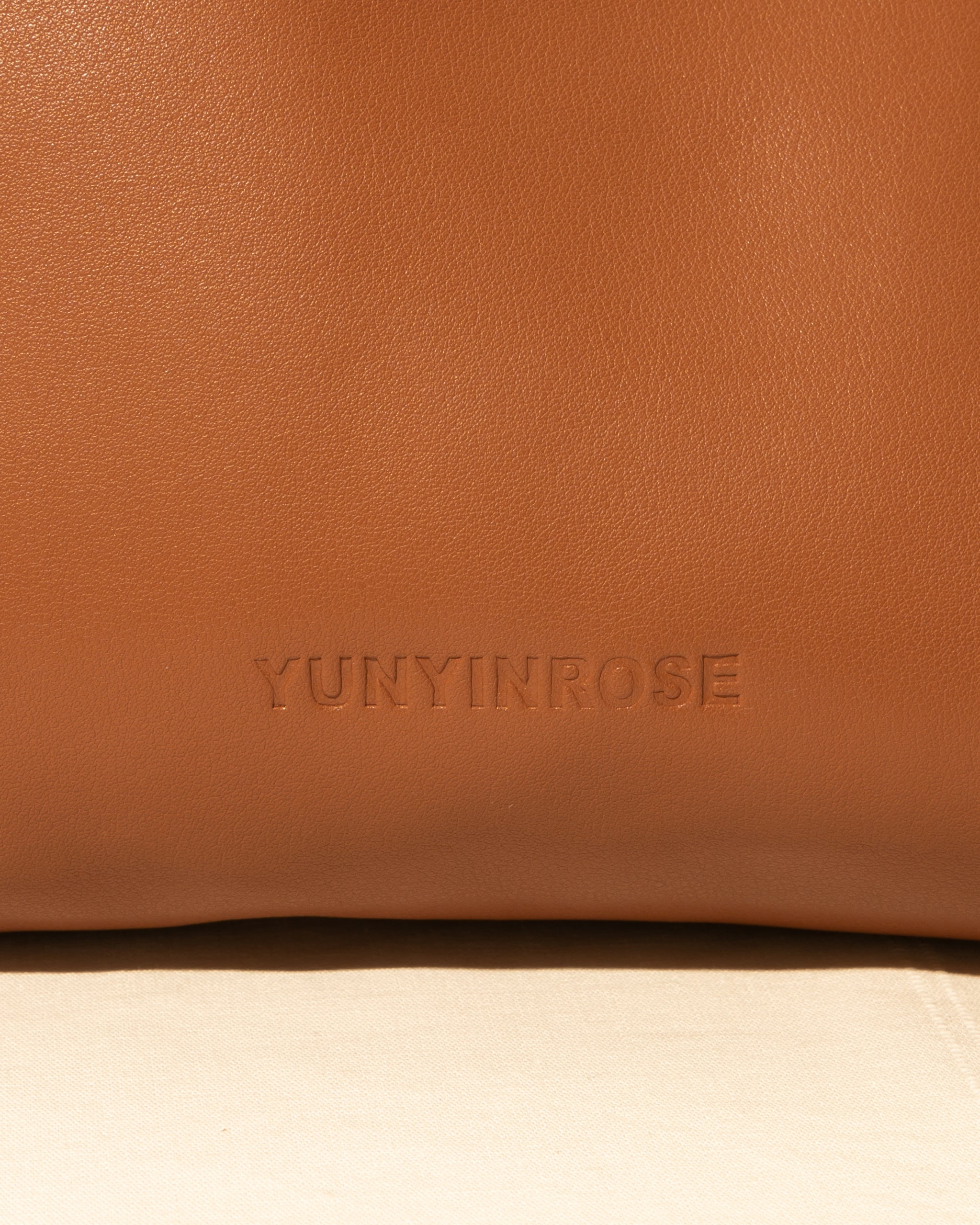 Bolso de Gyoza Grande Caramelo