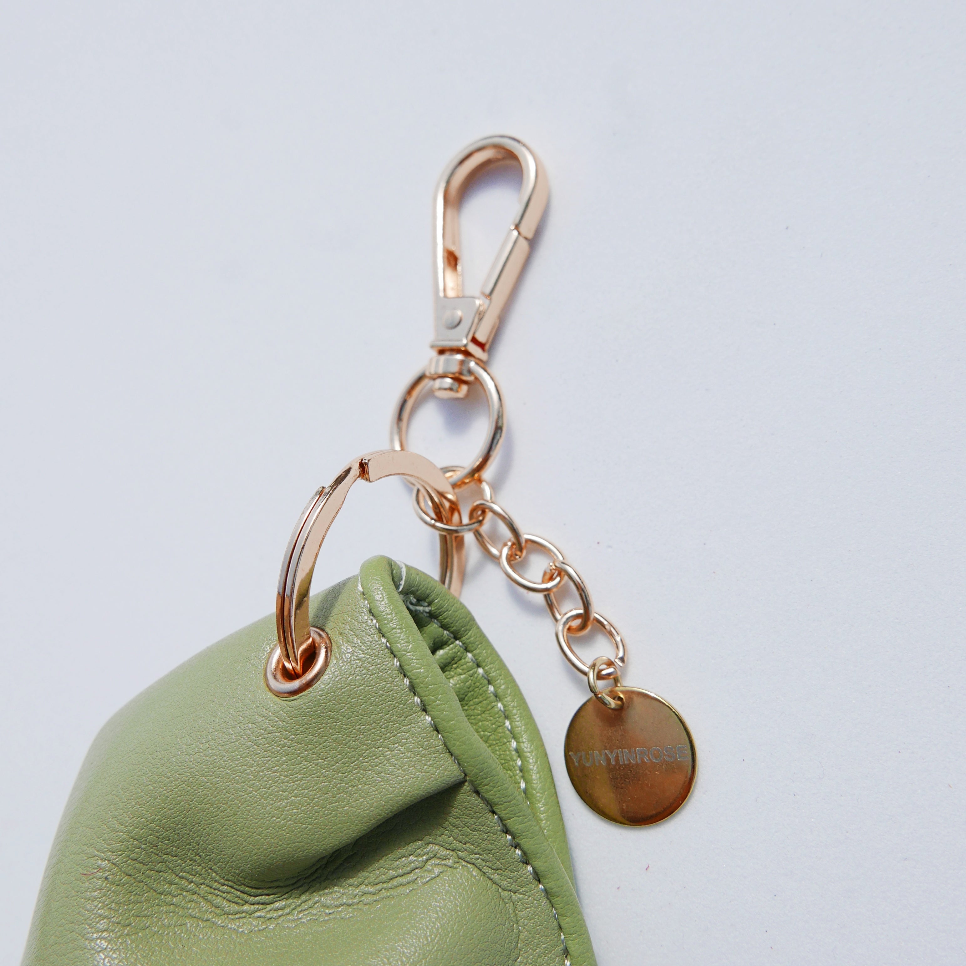 Llavero de gyoza de piel de vacuno verde