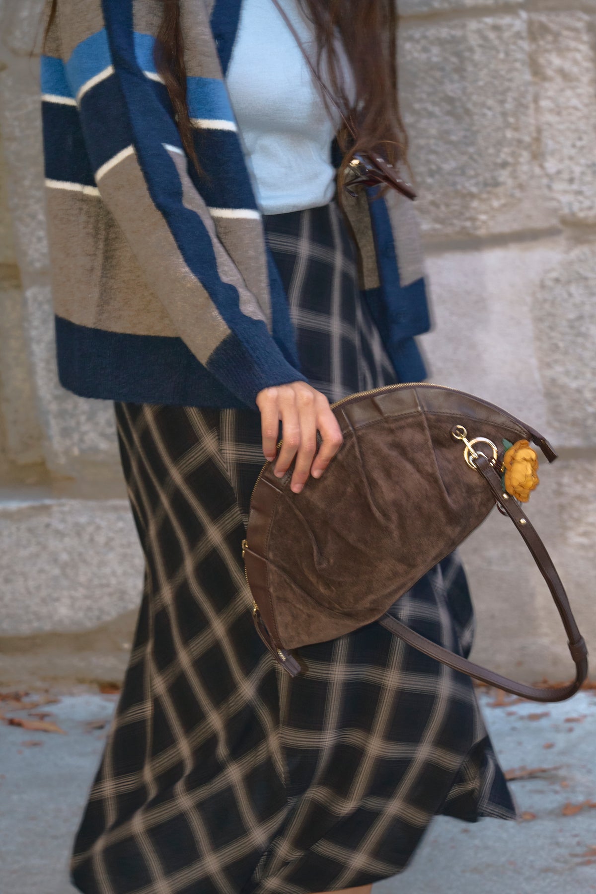 Bolso Gyoza Ante y Piel Cacao