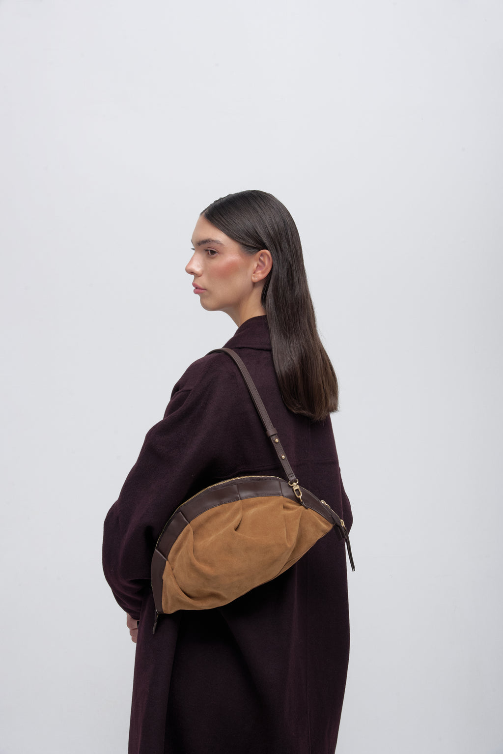 Bolso Gyoza Ante y Piel - Studio Collection