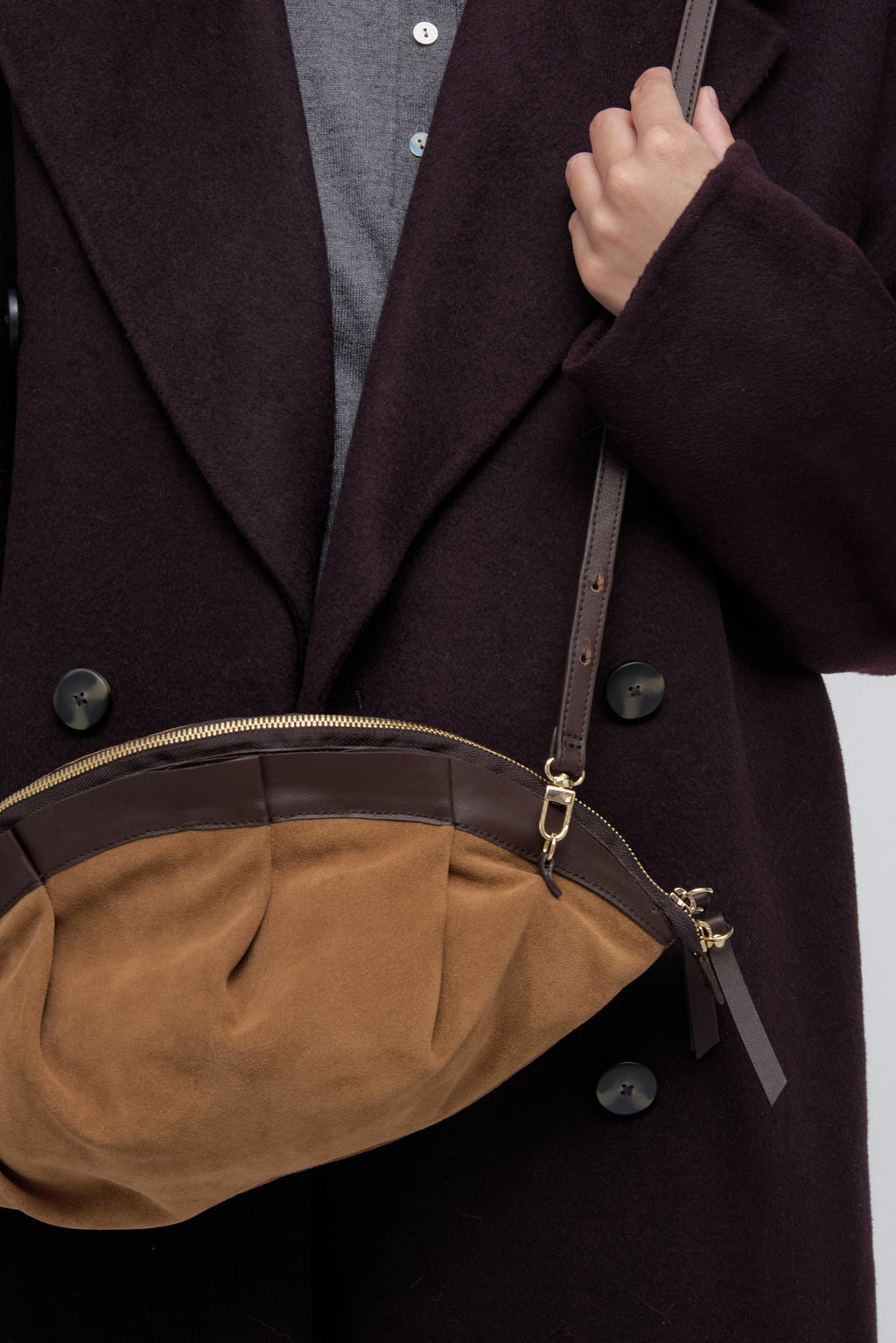 Bolso Gyoza Ante y Piel - Studio Collection