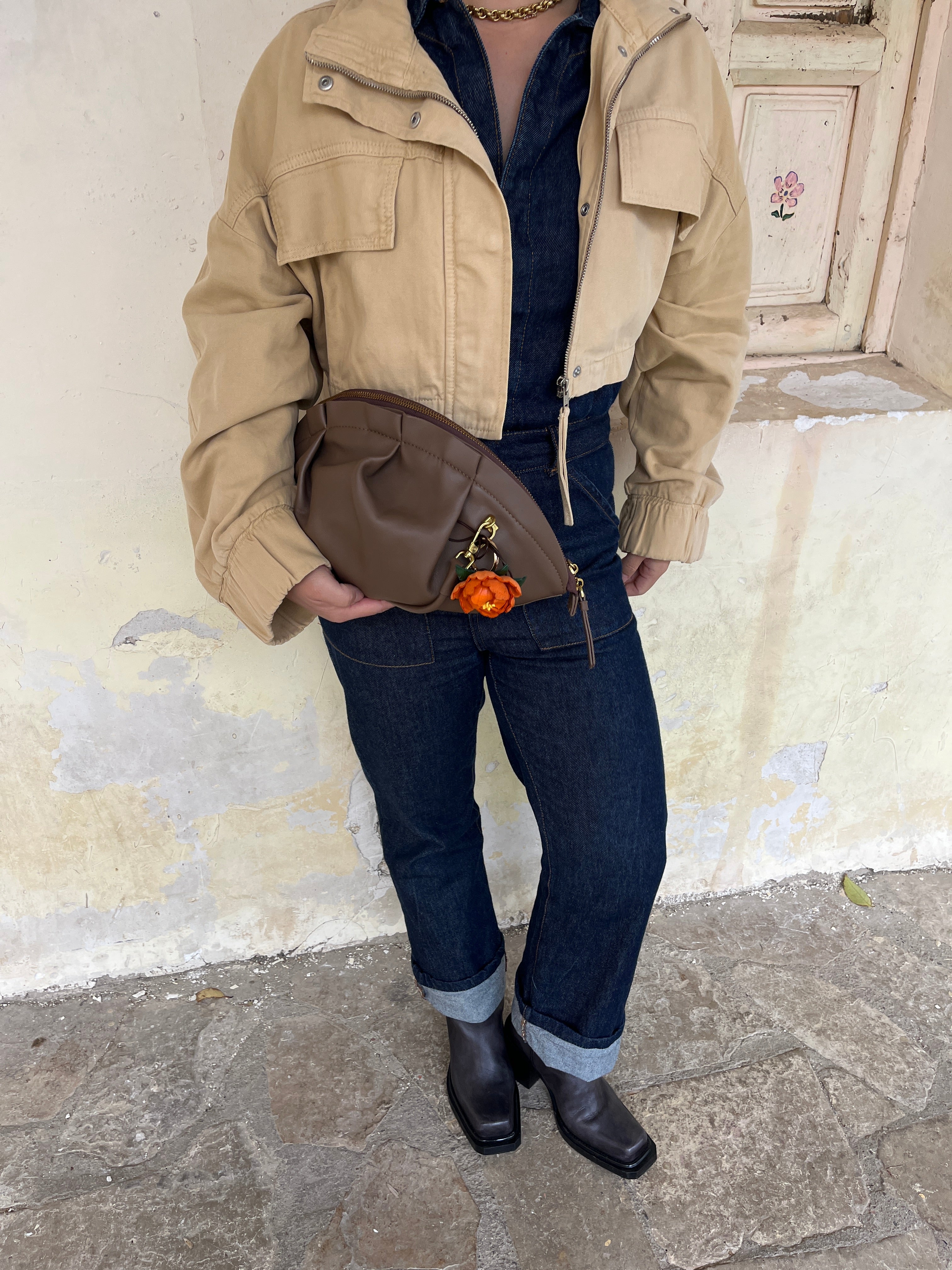 Charm de piel flor Mudan naranja