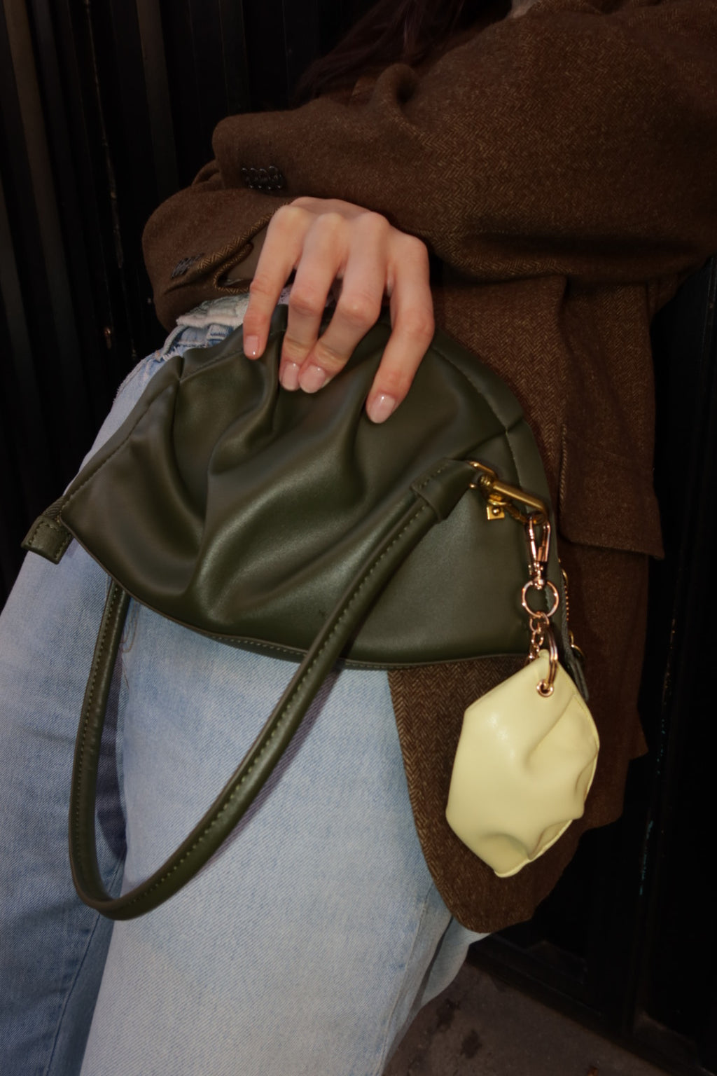 Bolso Gyoza Mediano Verde Kaki