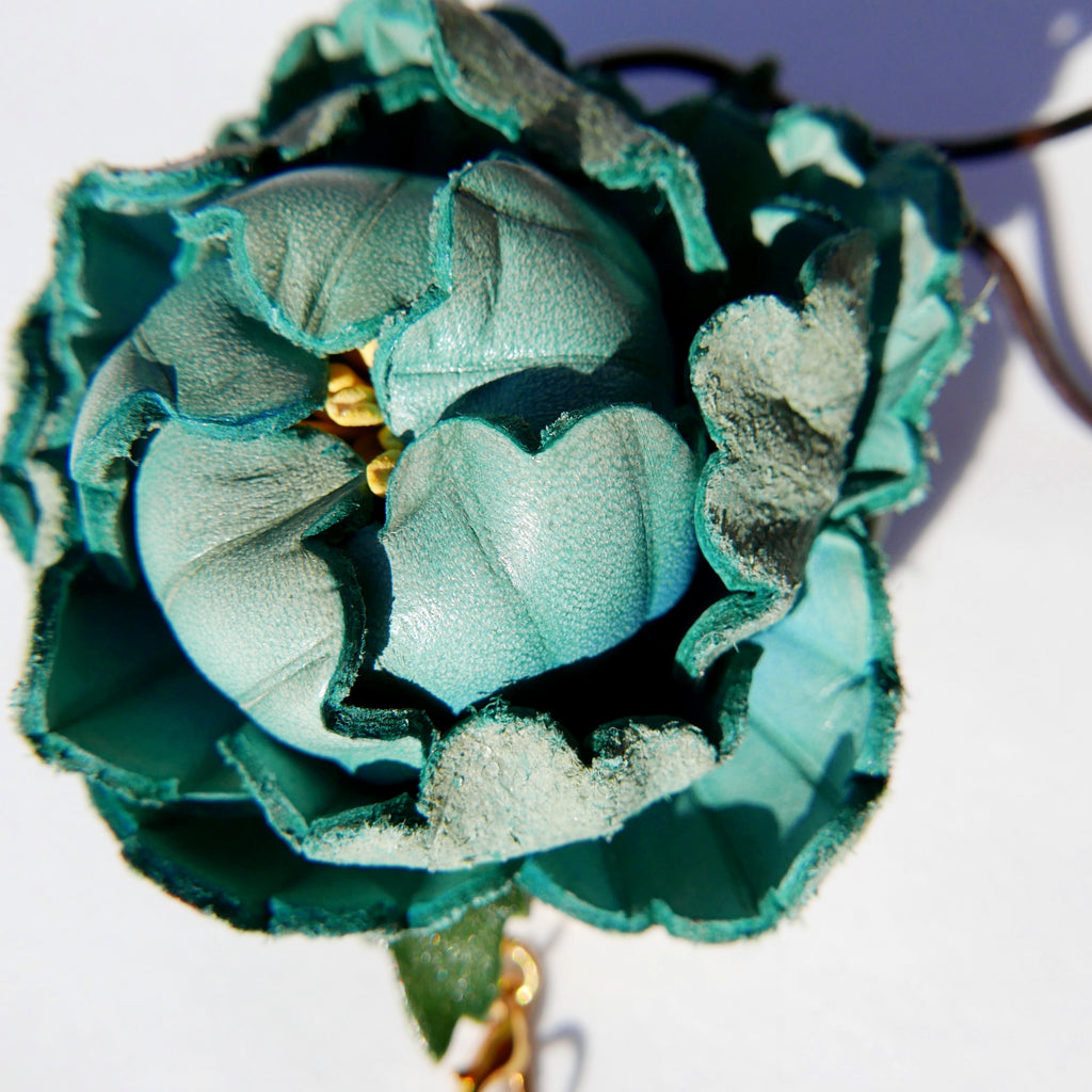 Charm de piel flore Mudan azul