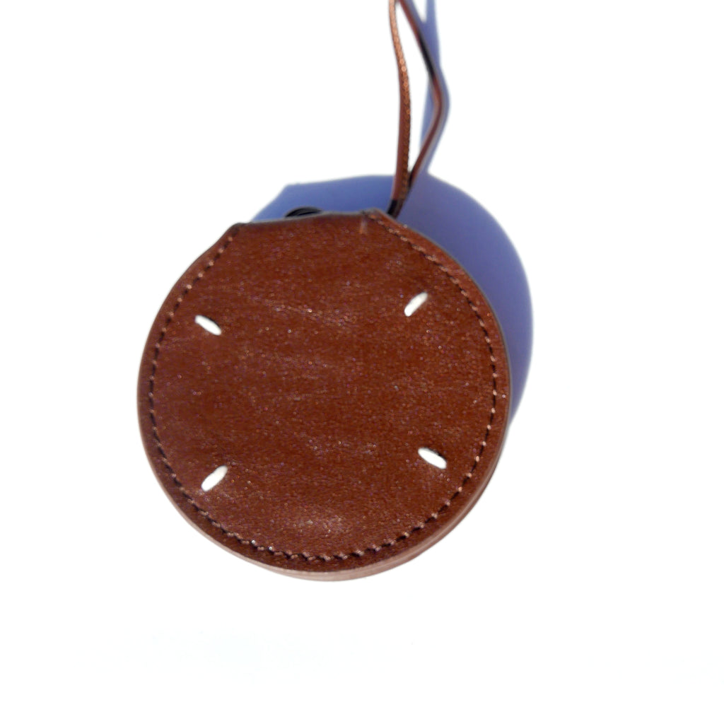 Colgante piel para gafas marrón