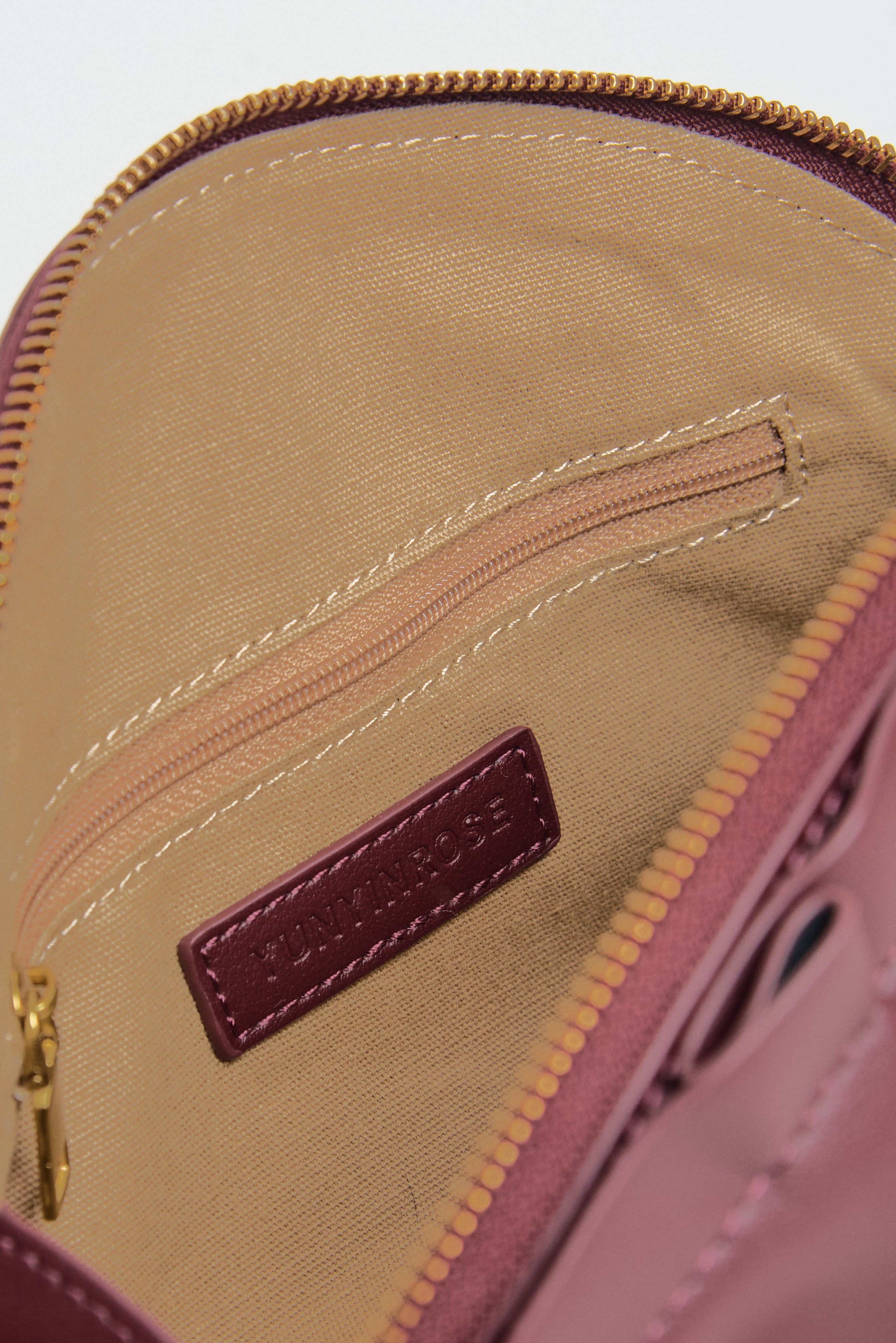 Bolso Gyoza Mediano Burdeos