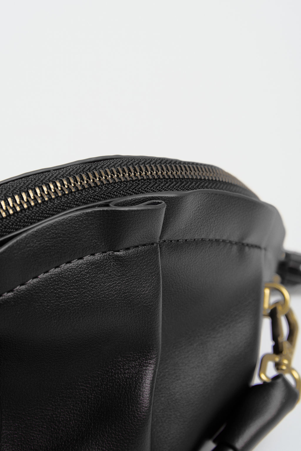 Bolso Gyoza Mediano Negro