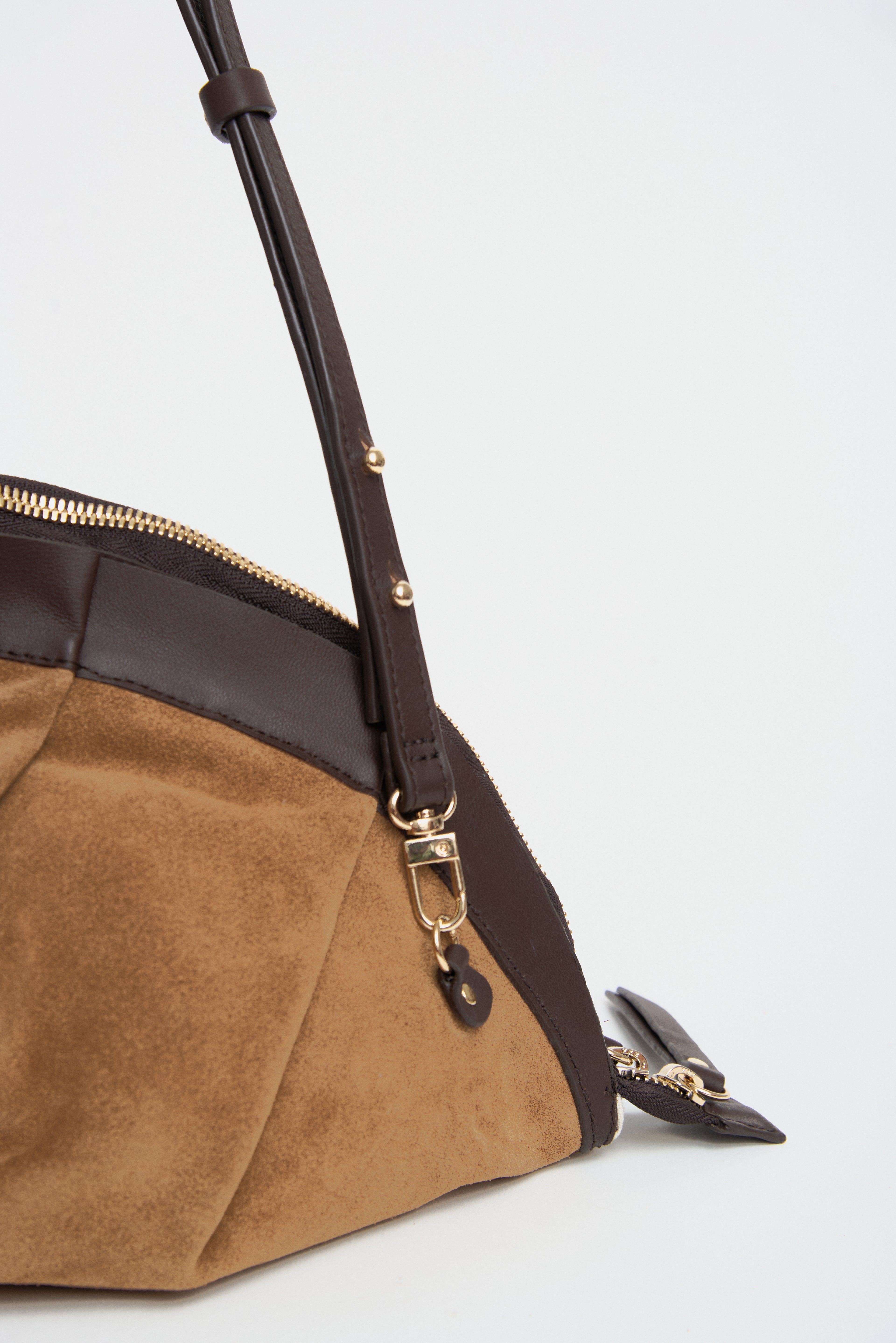Bolso Gyoza Ante y Piel - Studio Collection