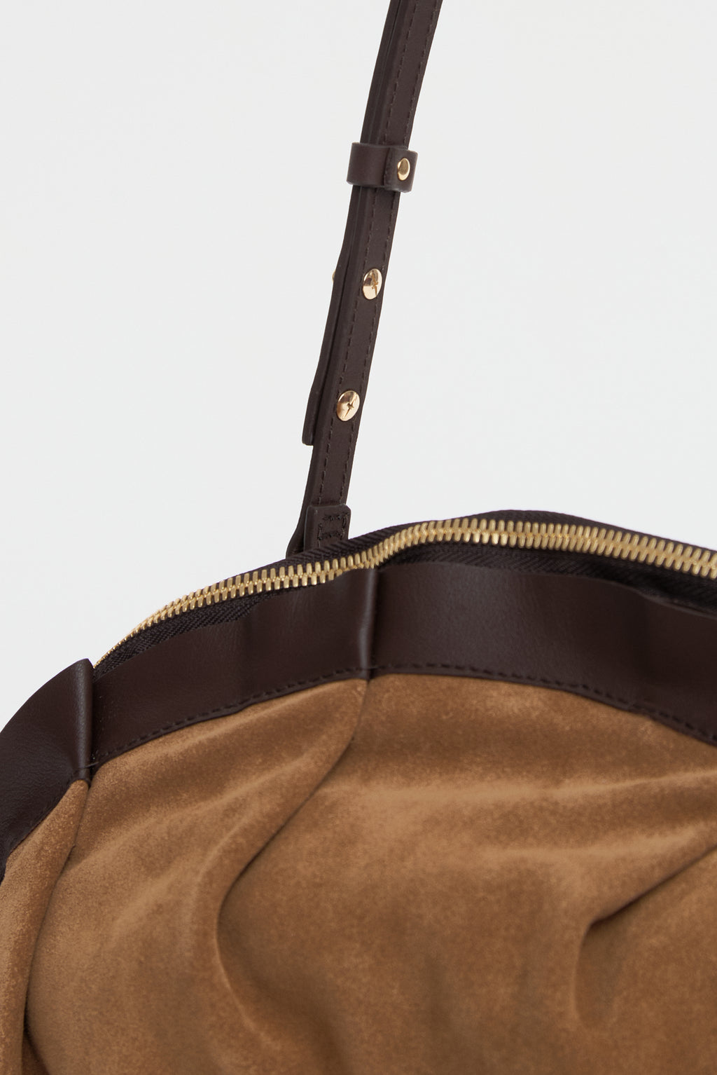 Bolso Gyoza Ante y Piel - Studio Collection