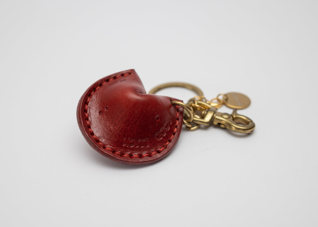 Charm de piel Galleta de la Fortuna rojo