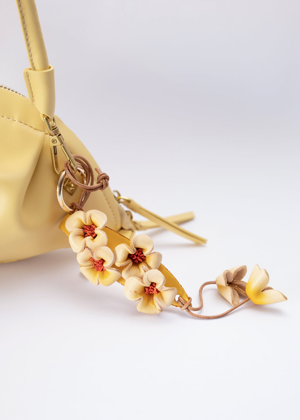 Charm de piel flore de Guihua amarillo