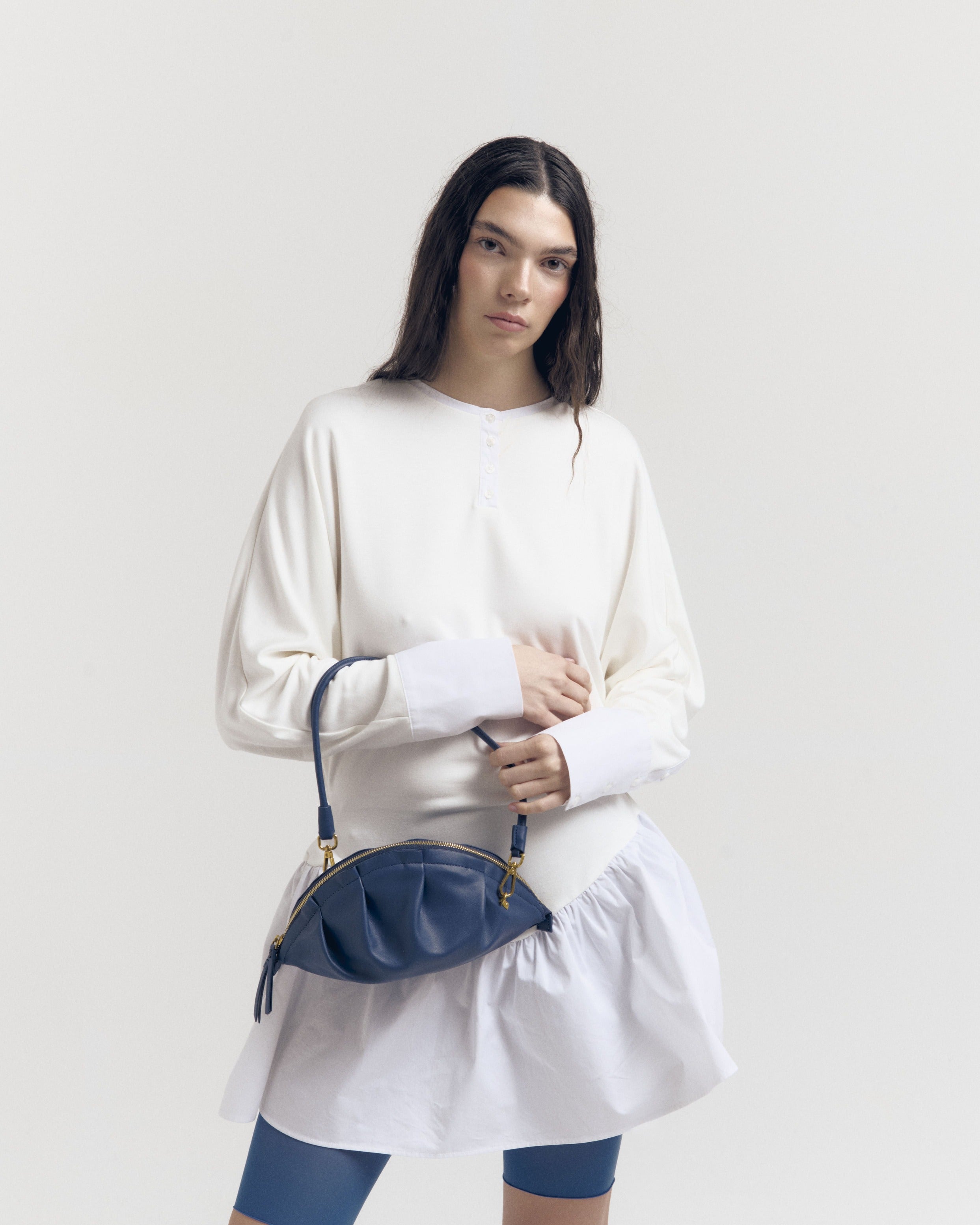 Bolso Gyoza Mediano  Azul Zafiro