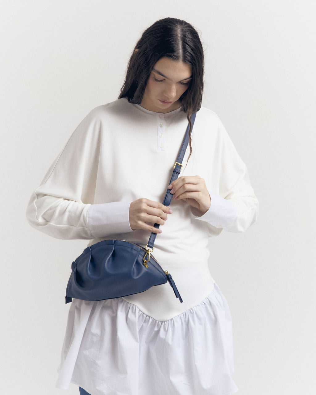 Bolso Gyoza Mediano  Azul Zafiro