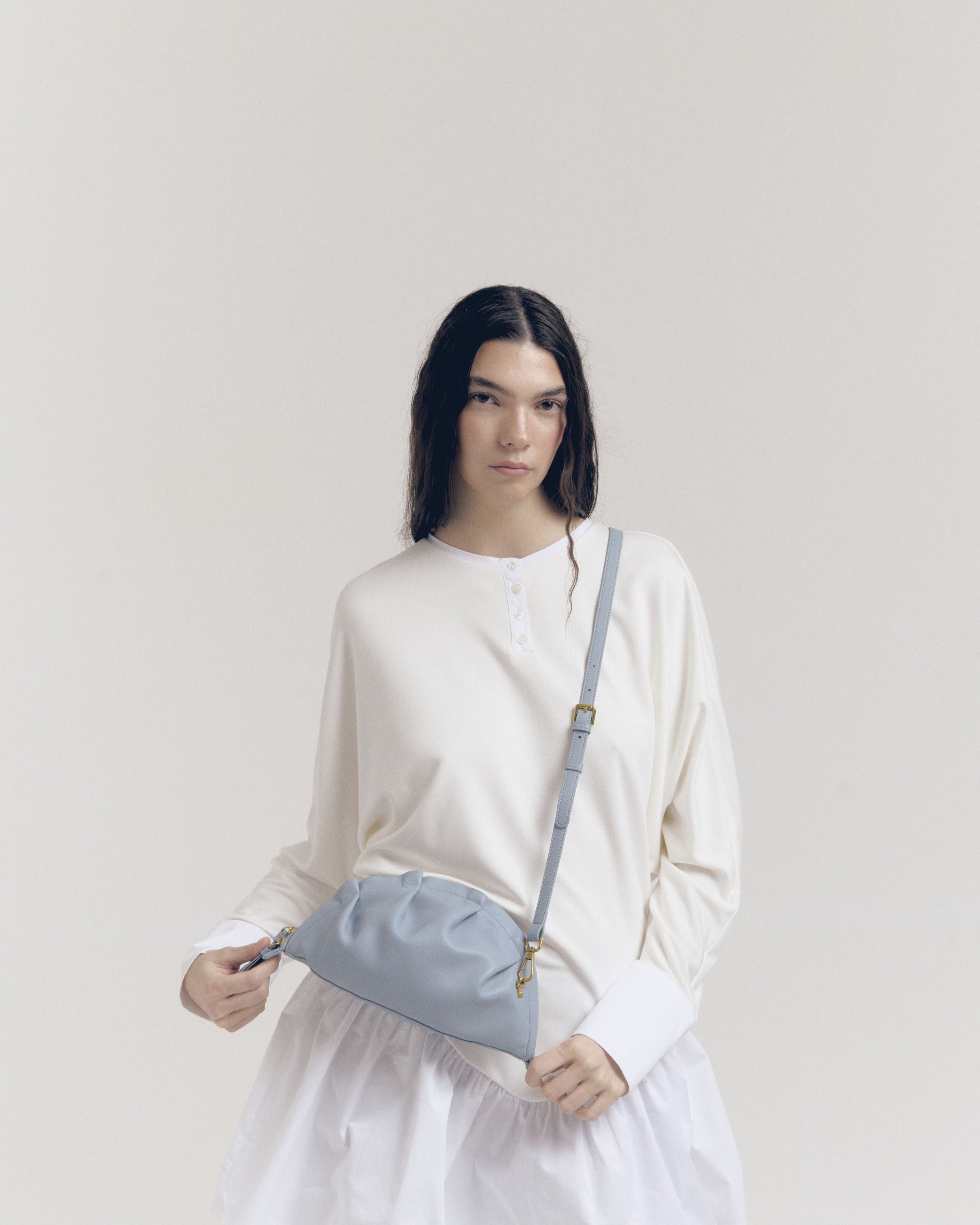 Bolso Gyoza Mediano  Azul Bebé