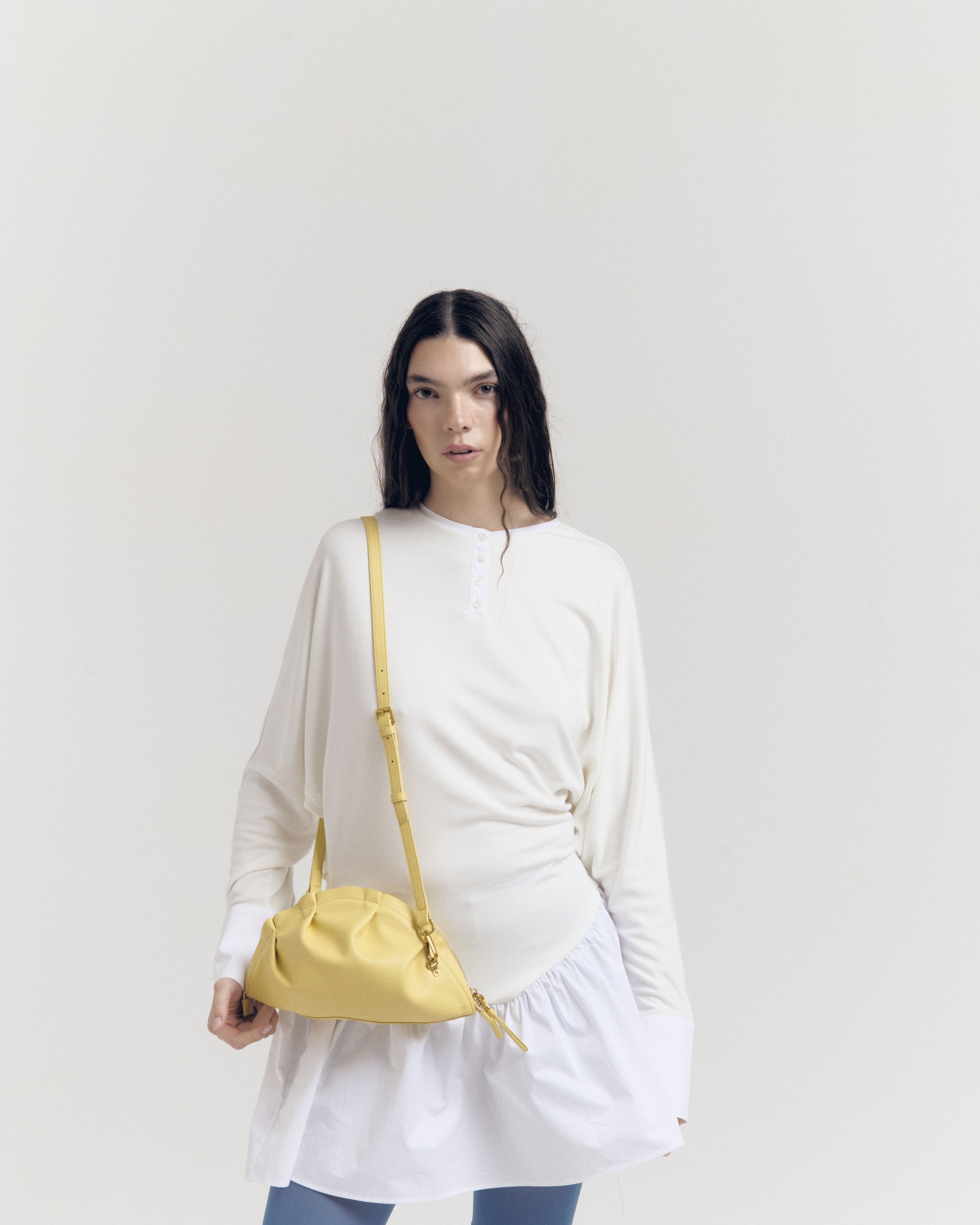 Bolso Gyoza Mediano  Amarillo Mantequilla