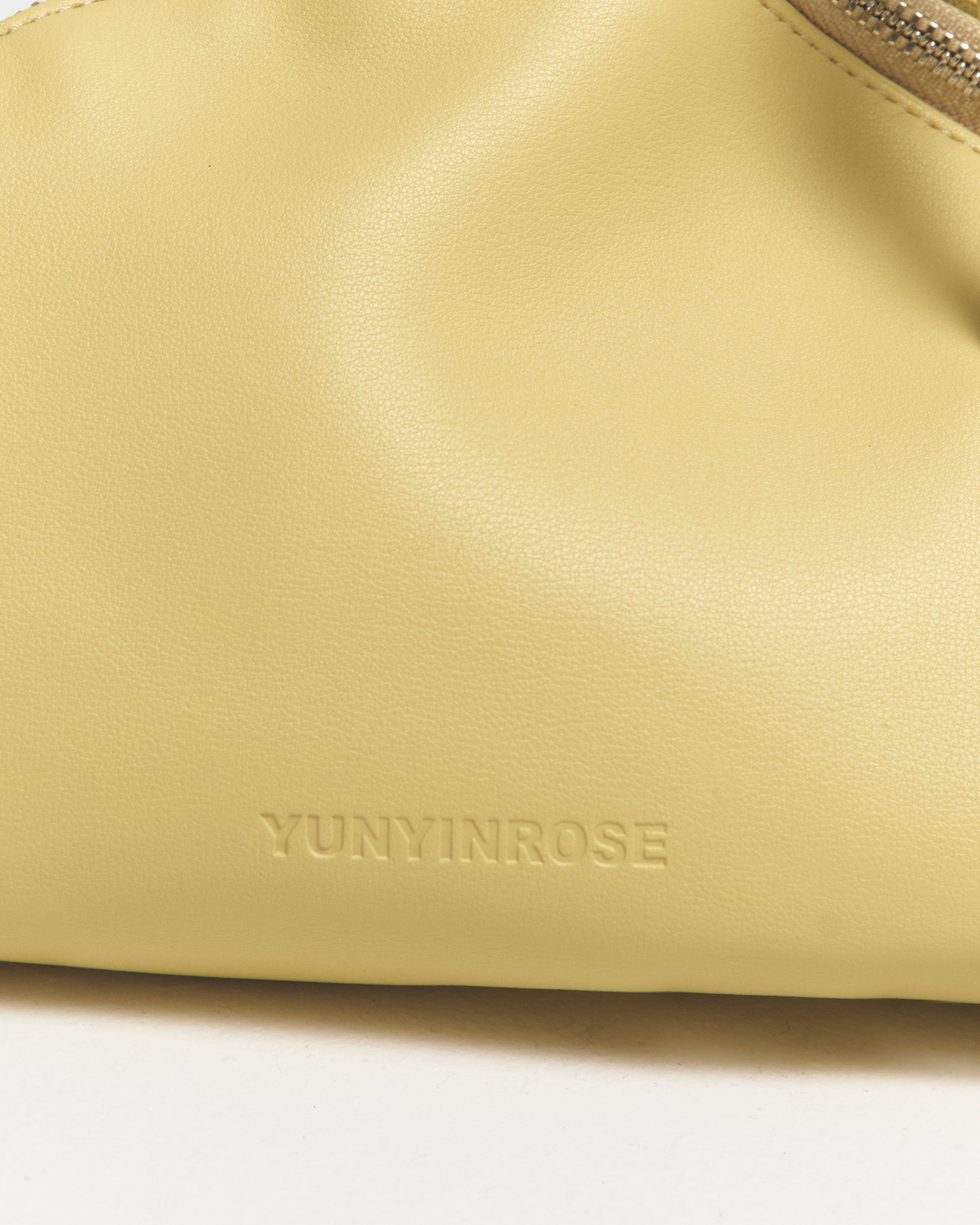 Bolso Gyoza Mediano  Amarillo Mantequilla