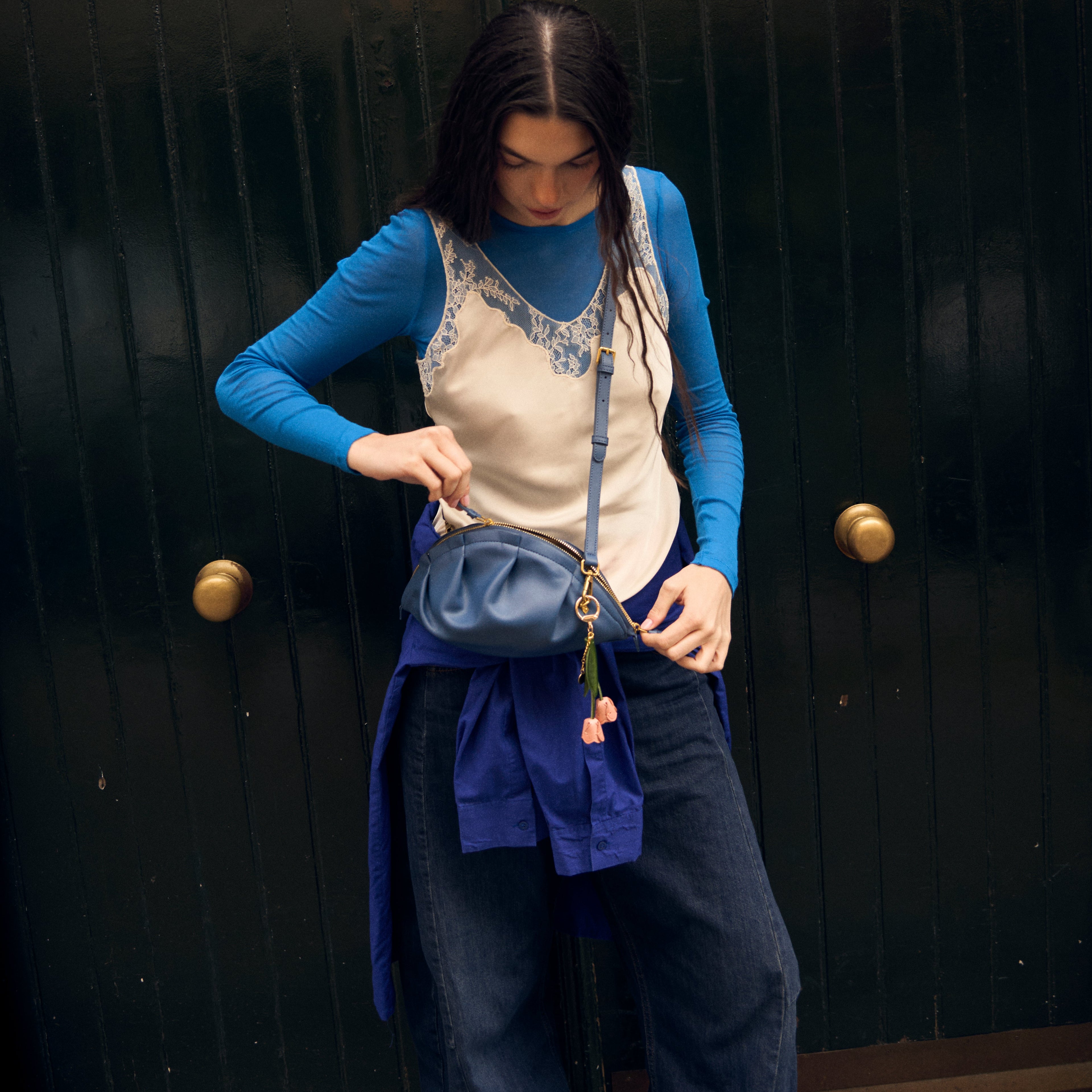 Bolso Gyoza Mediano  Azul Zafiro