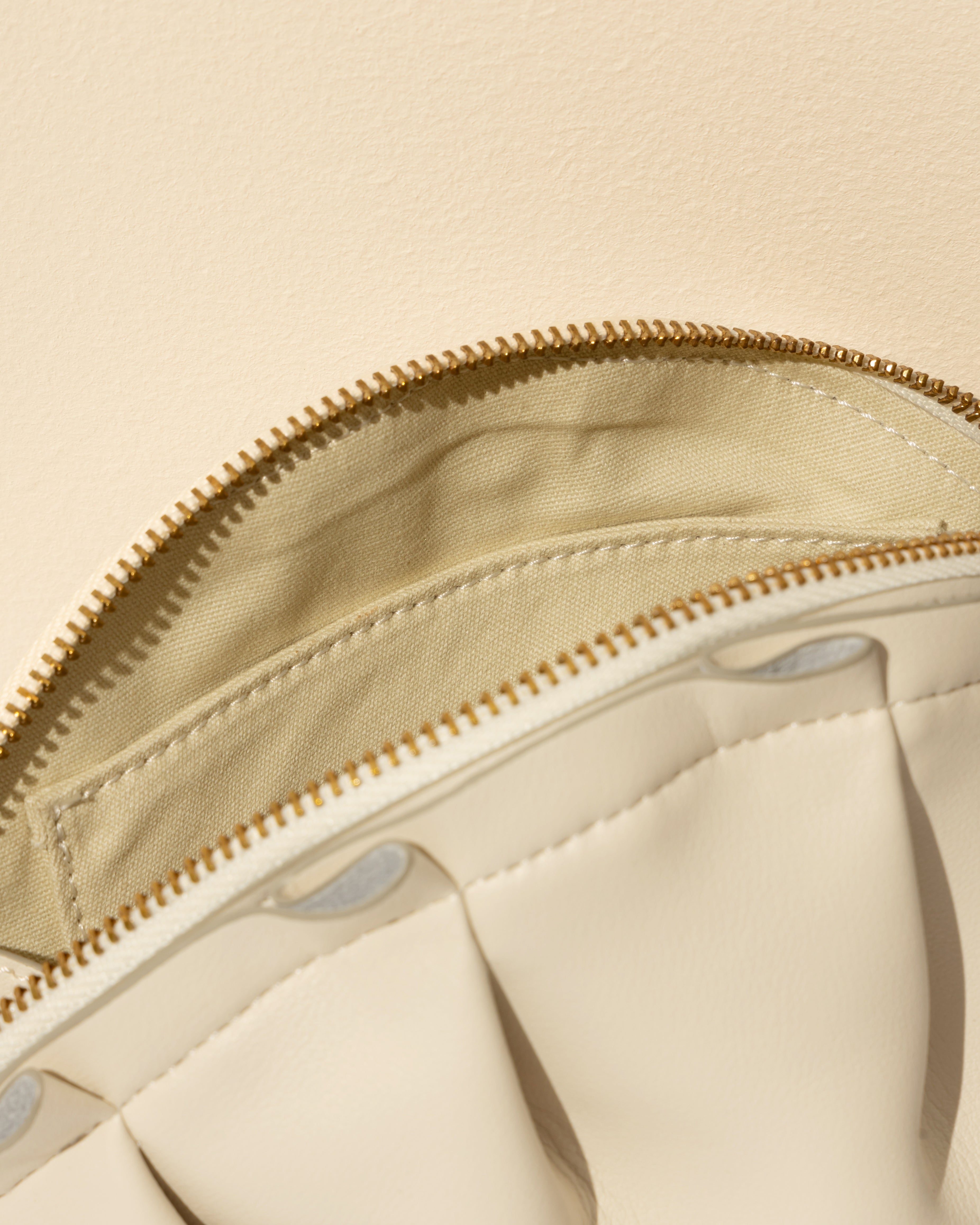 Bolso de Gyoza Mini Marfil