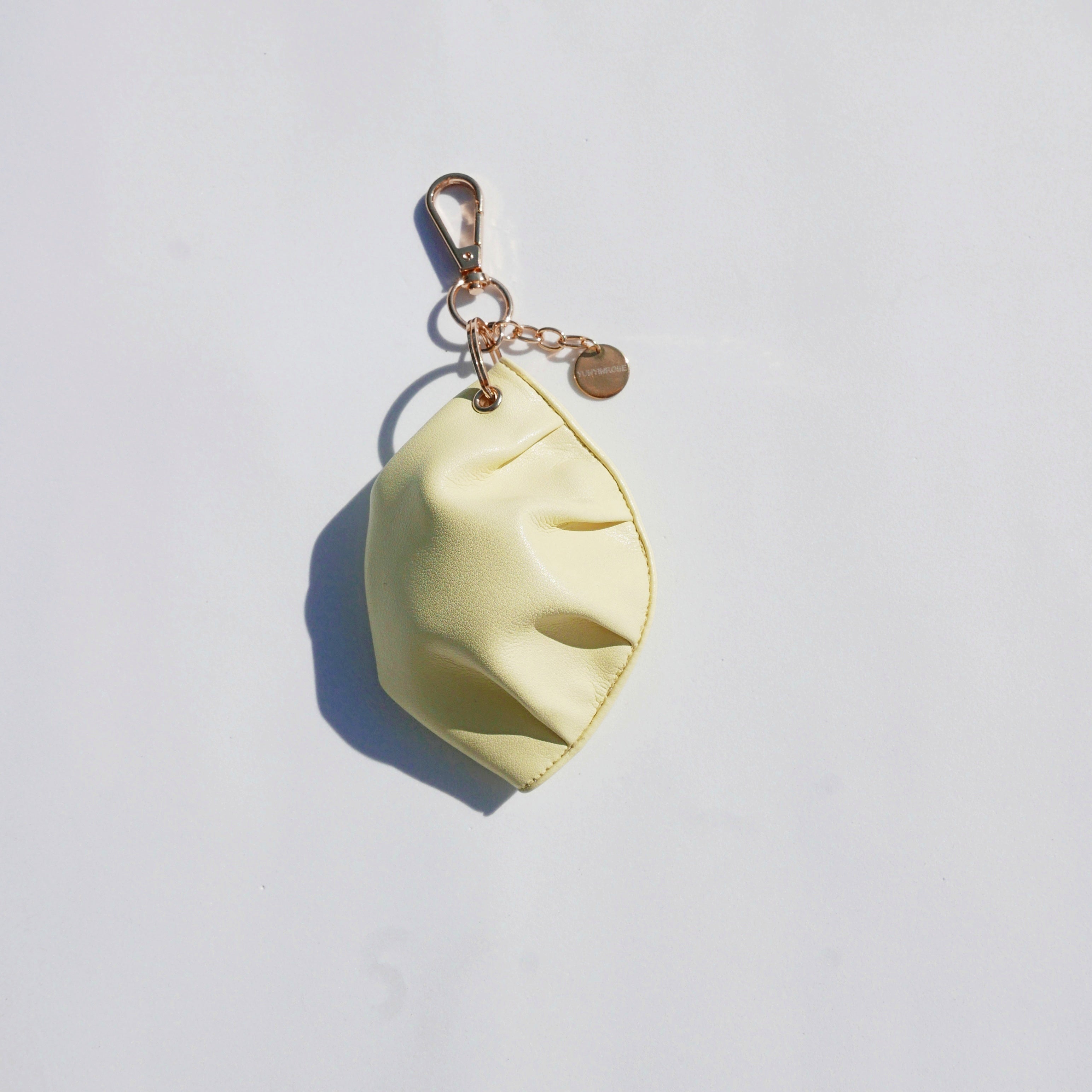 Llavero de gyoza de piel de vacuno amarillo