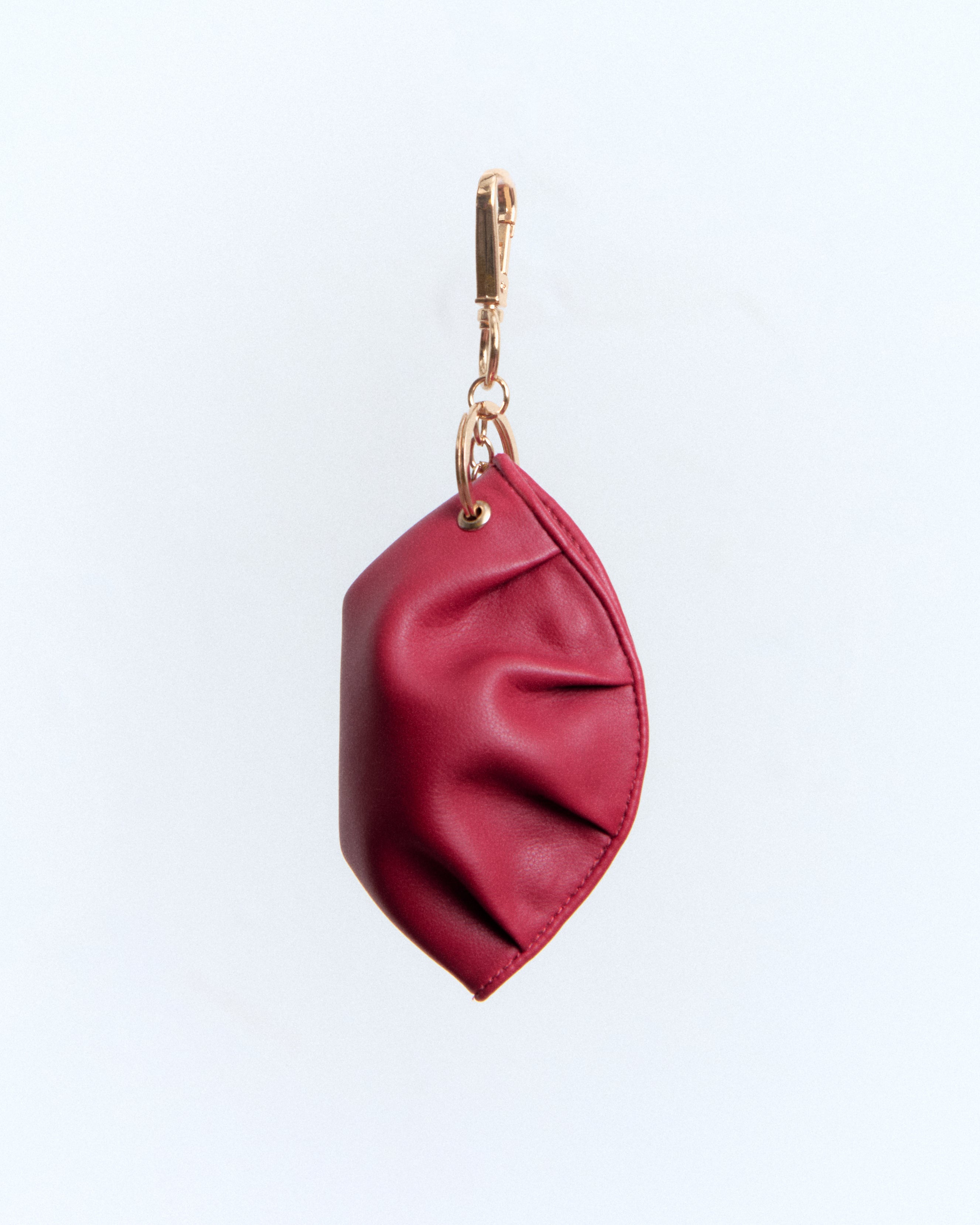 Llavero de gyoza de piel de vacuno rojo